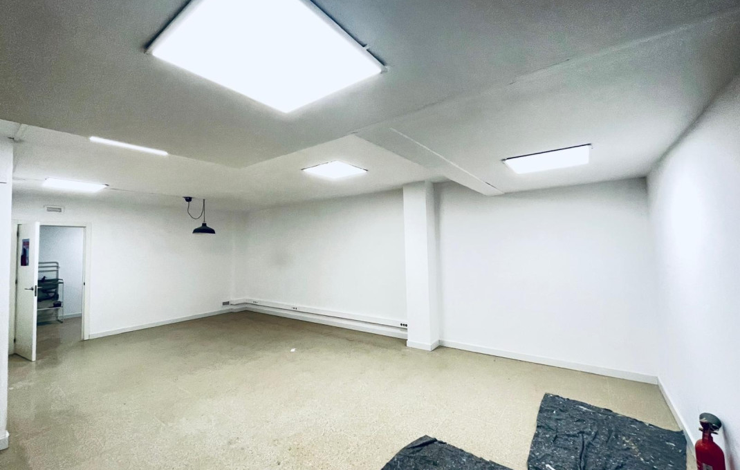 Rental - Local comercial -
Barcelona - Eixample