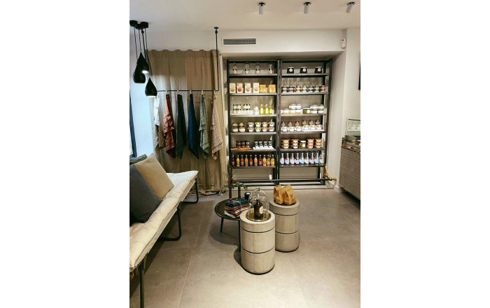 Transfer - Food store -
Barcelona - Sarria-Sant Gervasi