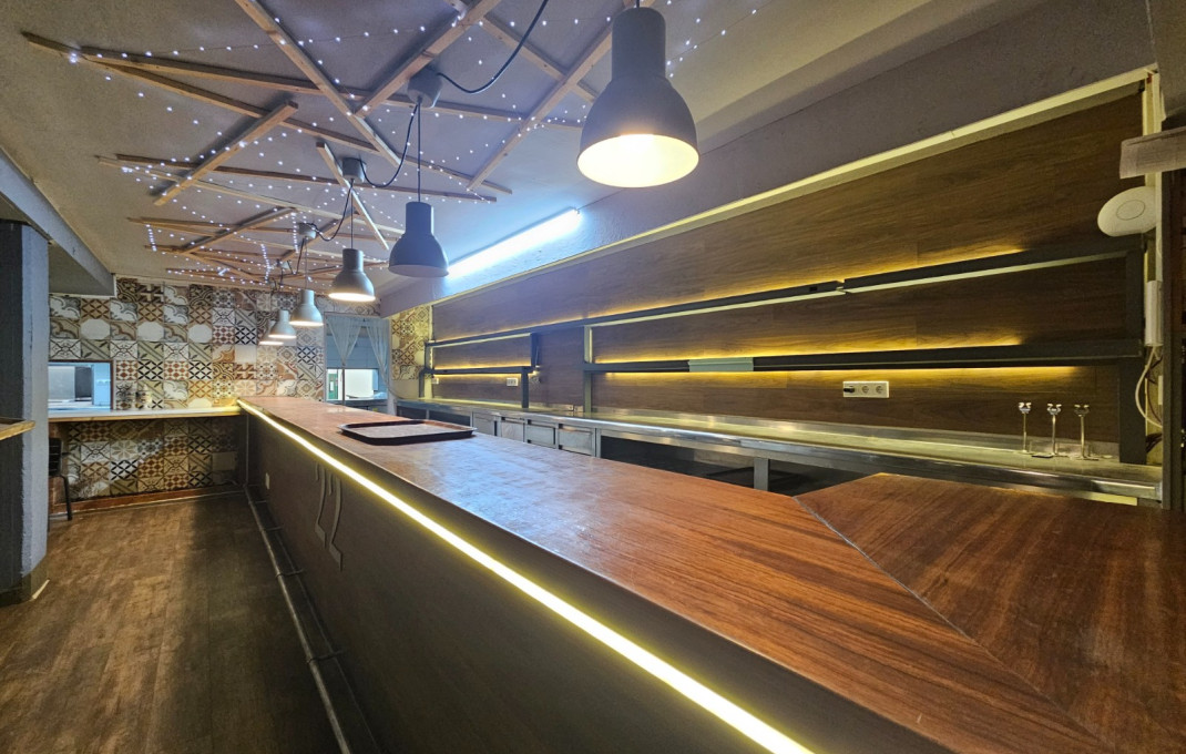 Transfer - Restaurant -
Barcelona - Poblenou