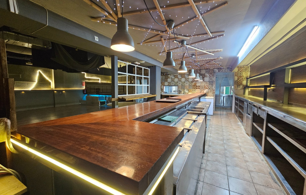 Transfer - Restaurant -
Barcelona - Poblenou