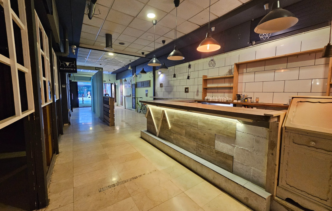 Transfer - Restaurant -
Barcelona - Poblenou