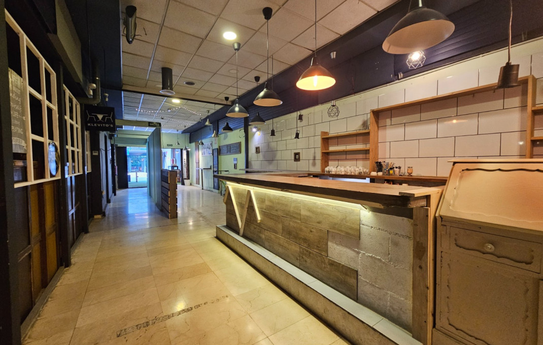 Transfer - Restaurant -
Barcelona - Poblenou