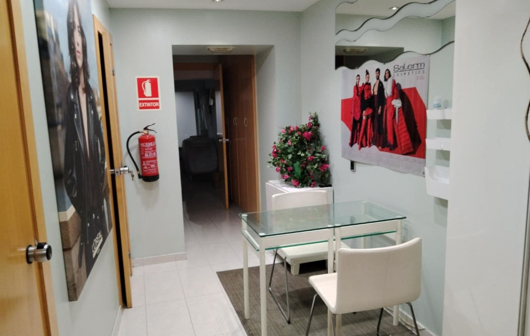 Traspaso - Peluquerias y Estetica -
Barcelona - Eixample Derecho