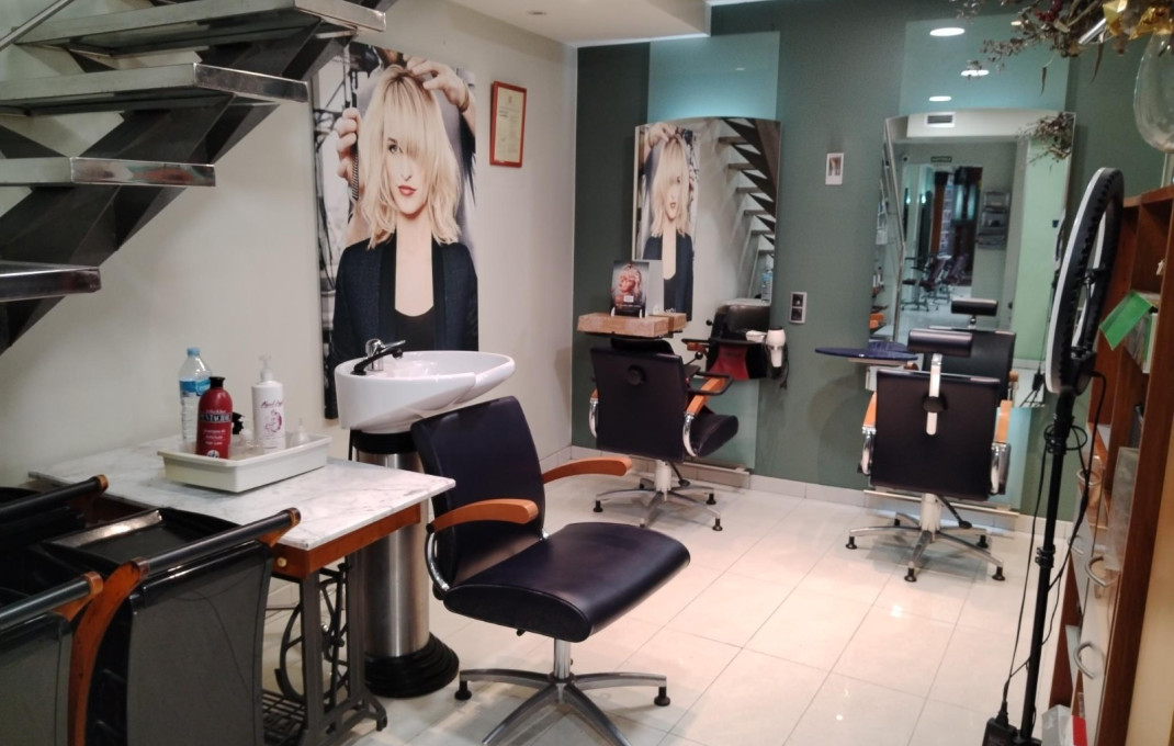 Traspaso - Peluquerias y Estetica -
Barcelona - Eixample Derecho