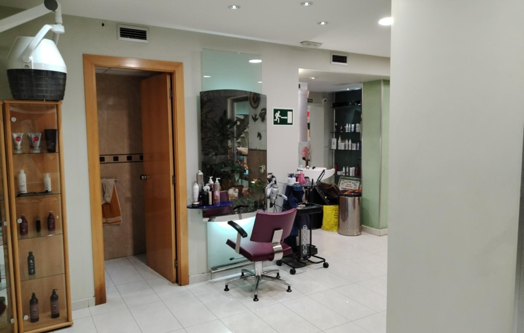 Traspaso - Peluquerias y Estetica -
Barcelona - Eixample Derecho