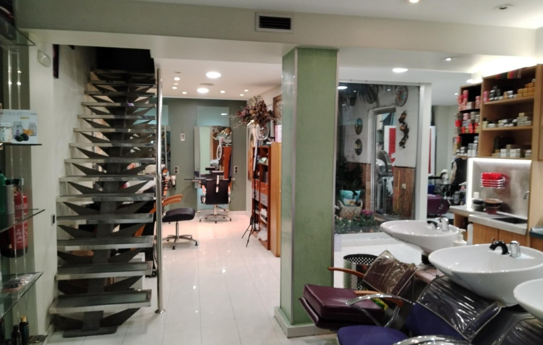 Traspaso - Peluquerias y Estetica -
Barcelona - Eixample Derecho