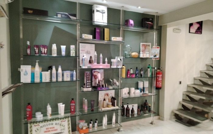 Traspaso - Peluquerias y Estetica -
Barcelona - Eixample Derecho