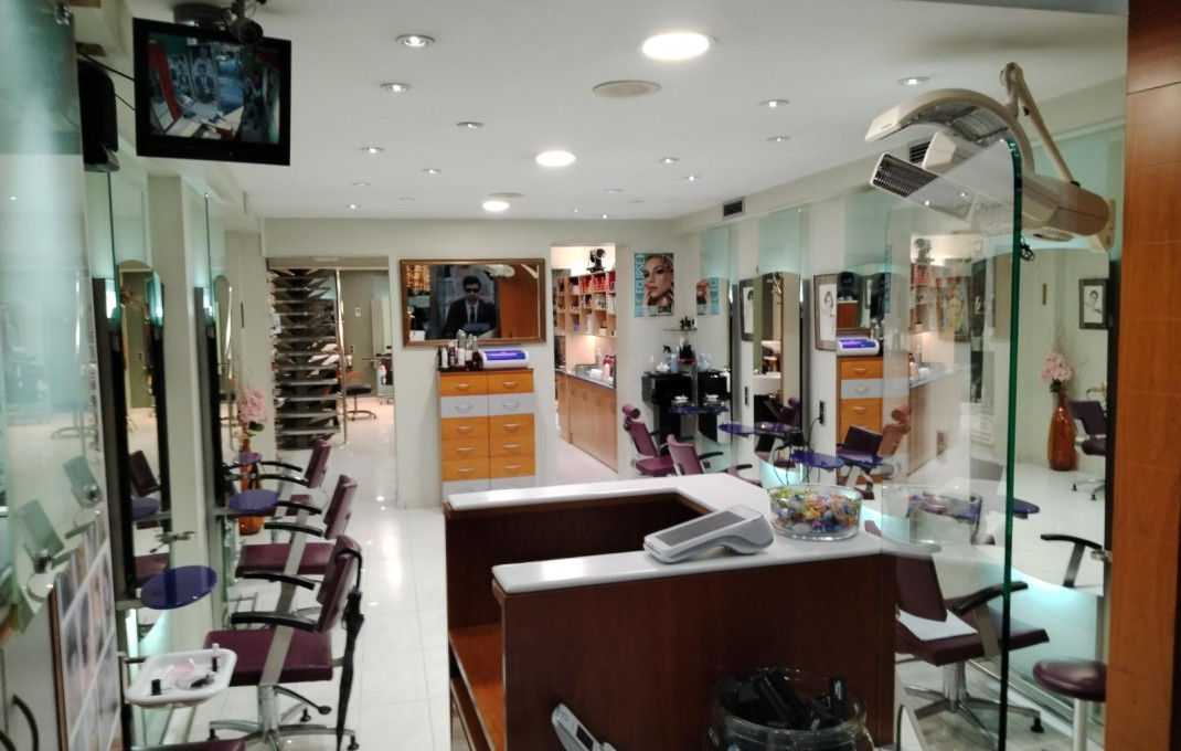 Traspaso - Peluquerias y Estetica -
Barcelona - Eixample Derecho