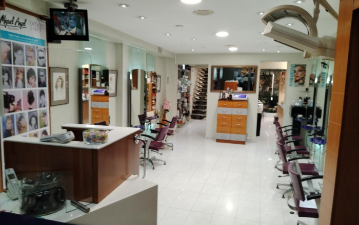 Traspaso - Peluquerias y Estetica -
Barcelona - Eixample Derecho