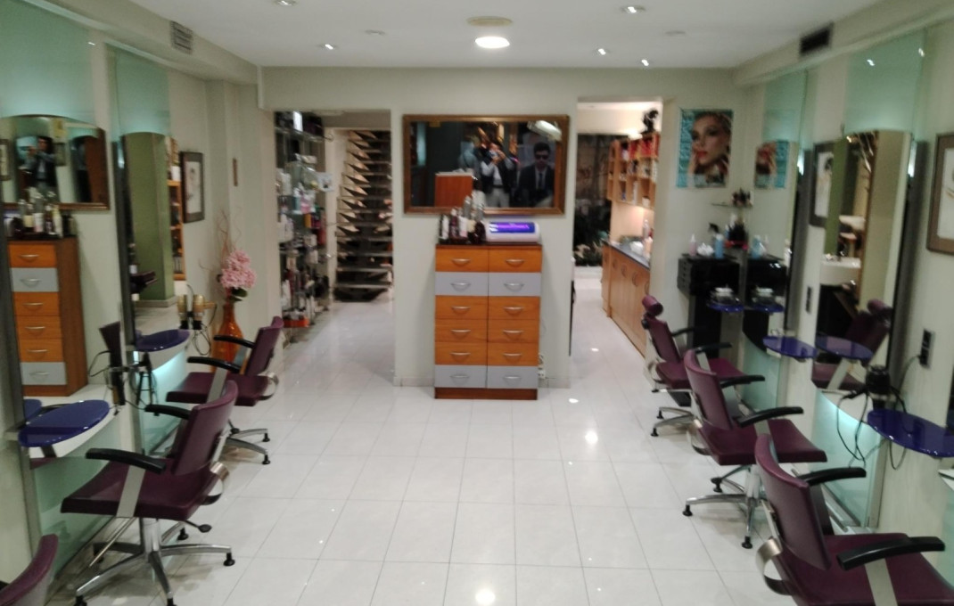 Traspaso - Peluquerias y Estetica -
Barcelona - Eixample Derecho