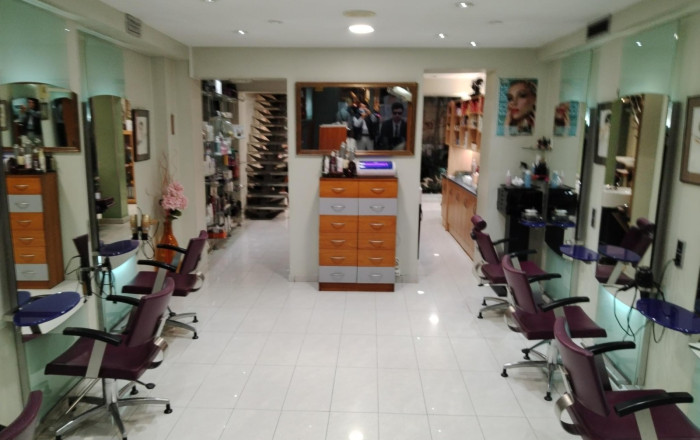 Traspaso - Peluquerias y Estetica -
Barcelona - Eixample Derecho