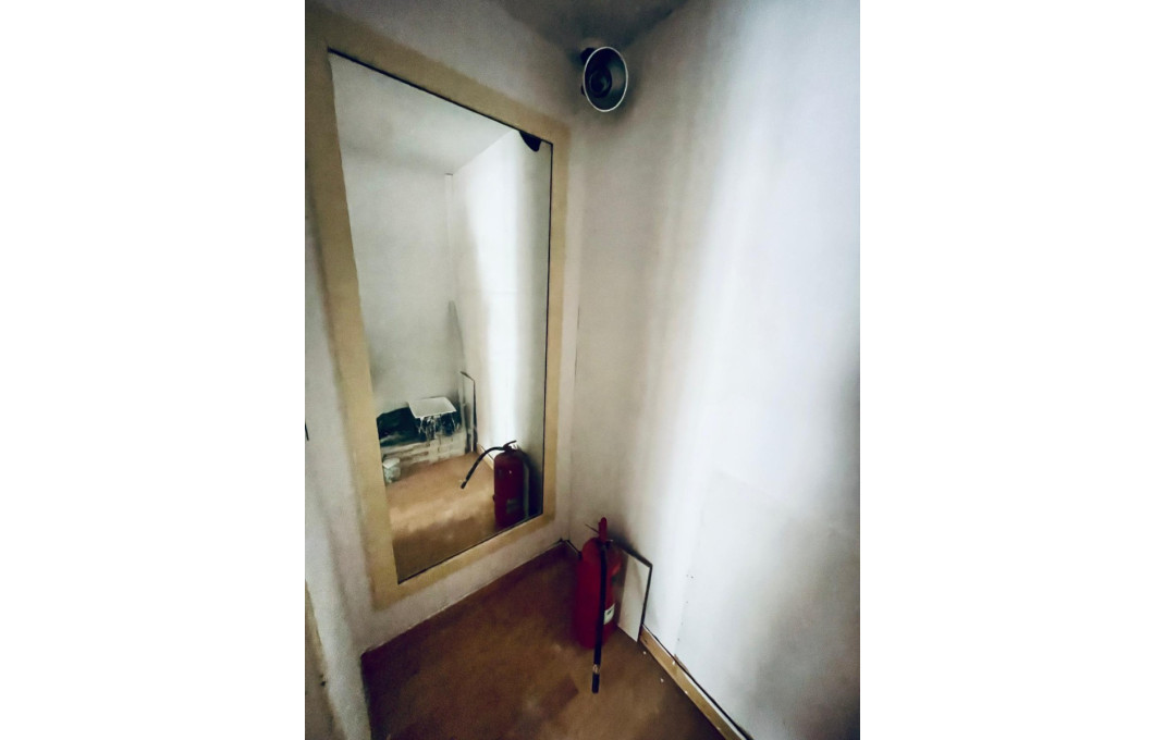 Alquiler - Local comercial -
Barcelona - Gràcia