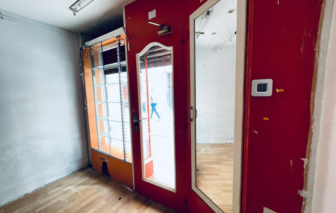 Alquiler - Local comercial -
Barcelona - Gràcia