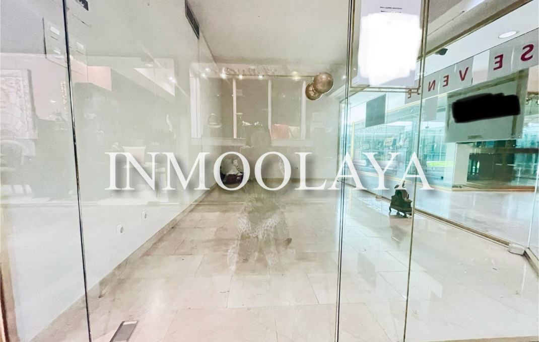 Sale - Local comercial -
Barcelona - Eixample