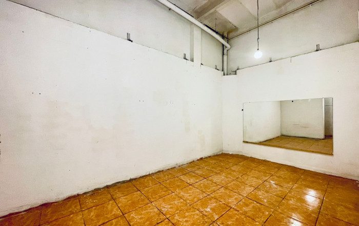 Rental - Local comercial -
Barcelona - Eixample Derecho