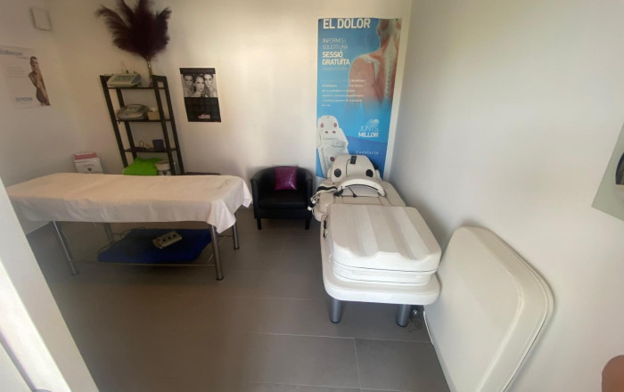 Traspaso - Peluquerias y Estetica -
Olot