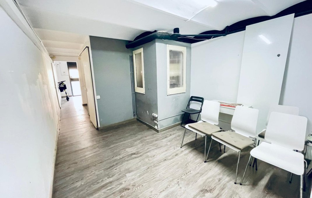 Rental - Local comercial -
Barcelona - Eixample Izquierdo