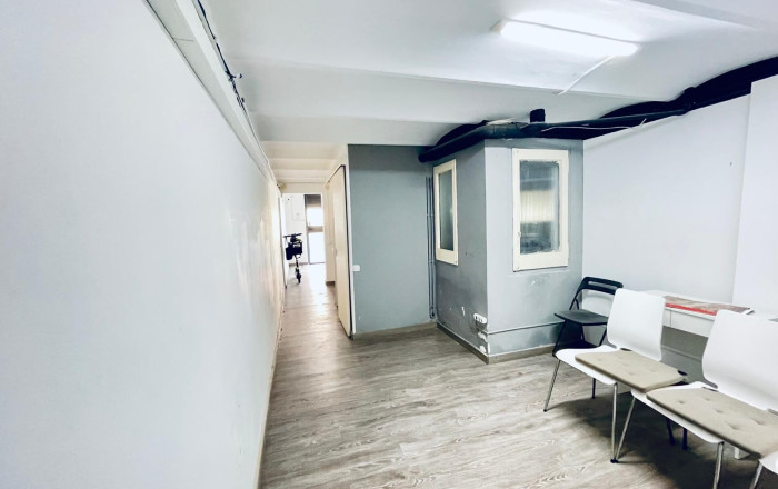 Rental - Local comercial -
Barcelona - Eixample Izquierdo