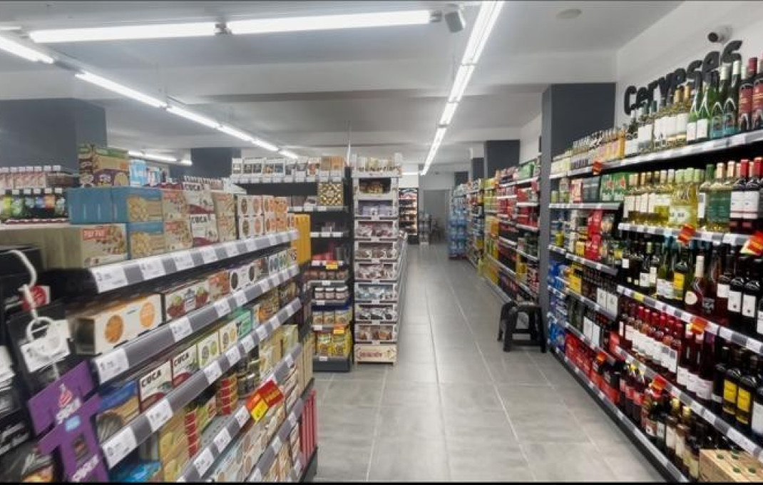 Transfert - magasin d'alimentation -
Girona