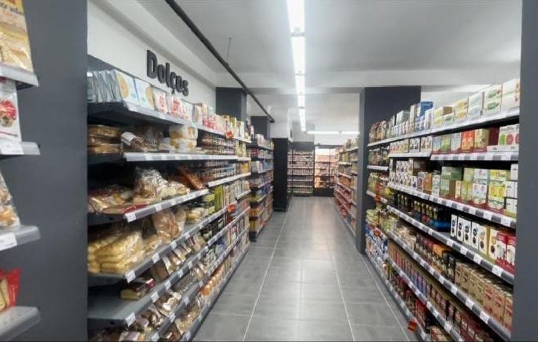 Transfert - magasin d'alimentation -
Girona