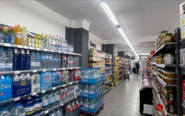 Transfert - magasin d'alimentation -
Girona