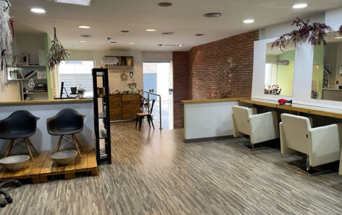 Traspaso - Peluquerias y Estetica -
Barcelona - Sant Gervaci