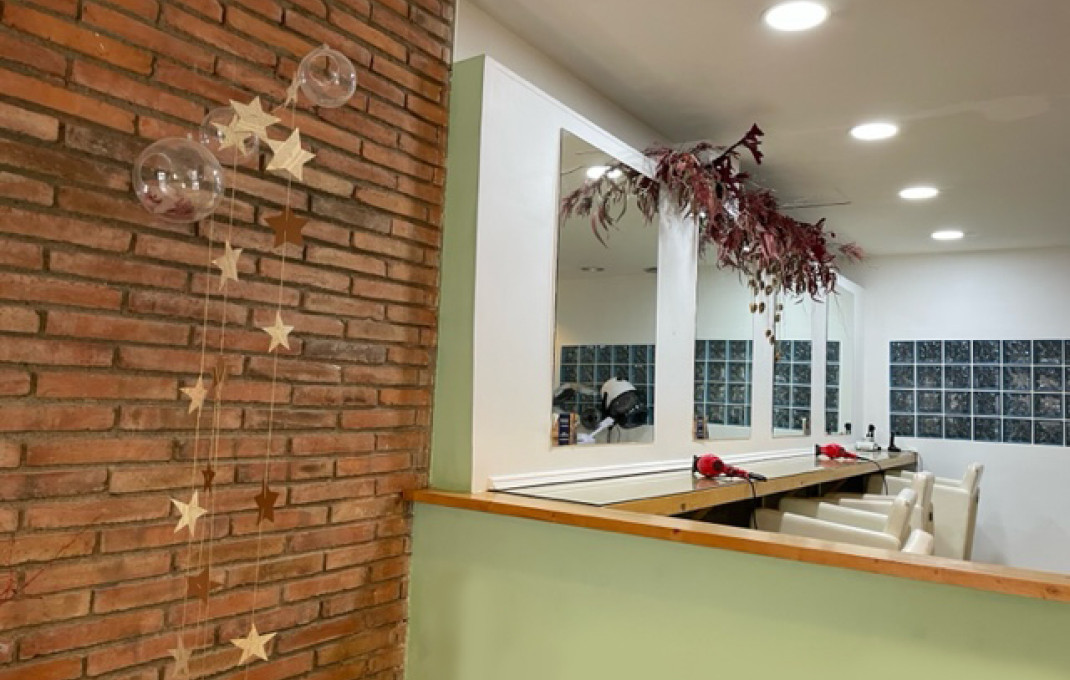 Traspaso - Peluquerias y Estetica -
Barcelona - Sant Gervaci