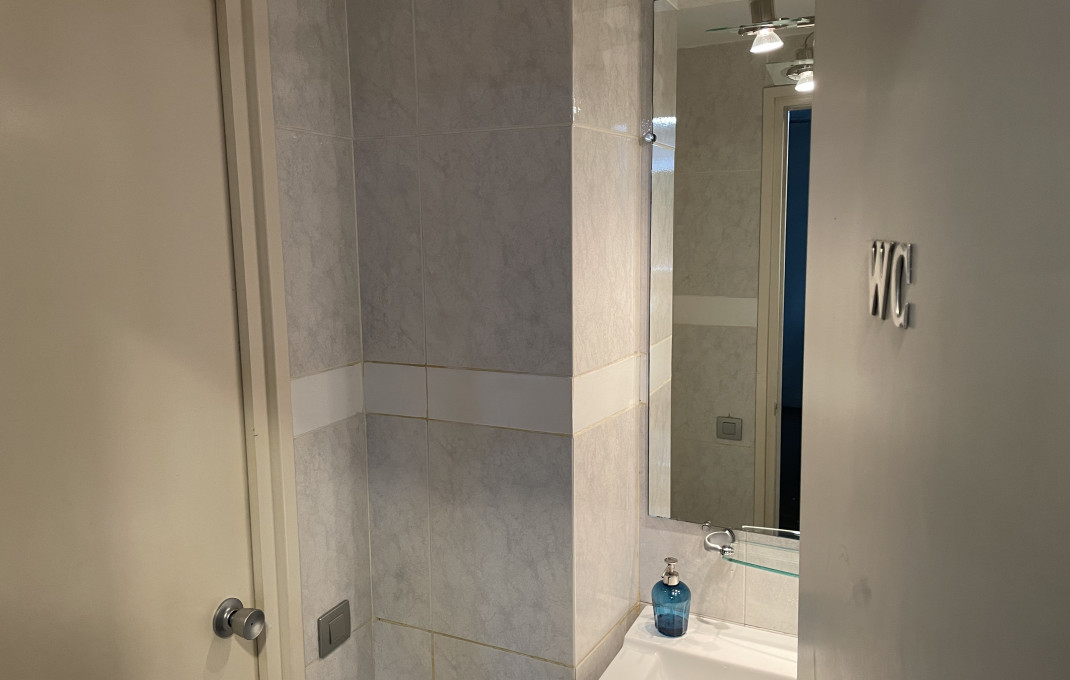 Traspaso - Peluquerias y Estetica -
Barcelona - Sant Gervaci