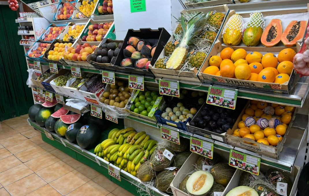 Traspaso - Frutería -
Barcelona - Sants