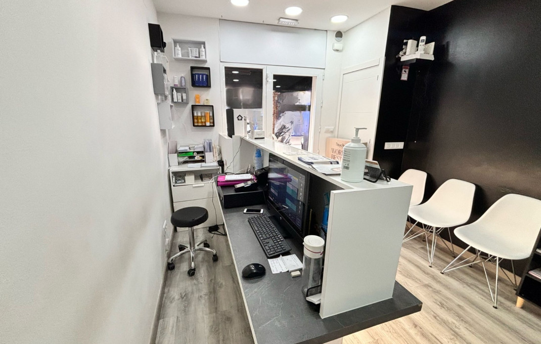 Traspaso - Peluquerias y Estetica -
Barcelona - Sarria-Sant Gervasi