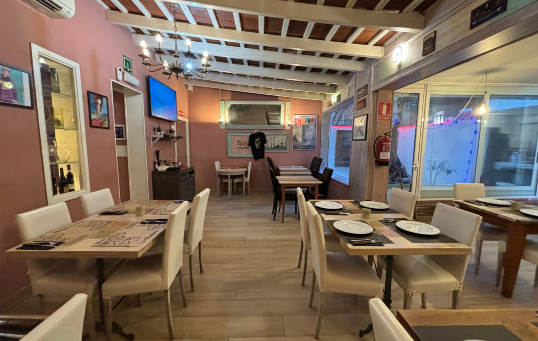 Transfert - Bar Restaurante -
Barcelona - Poble Sec-montjuïc