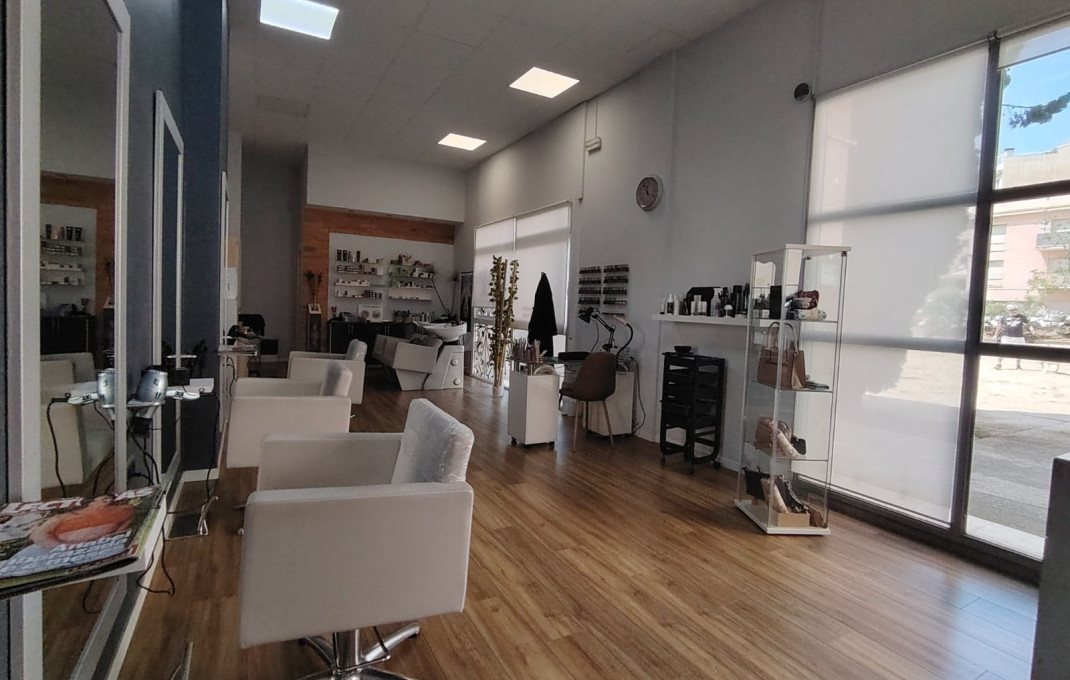 Transfer - Peluquerias y Estetica -
Mataró