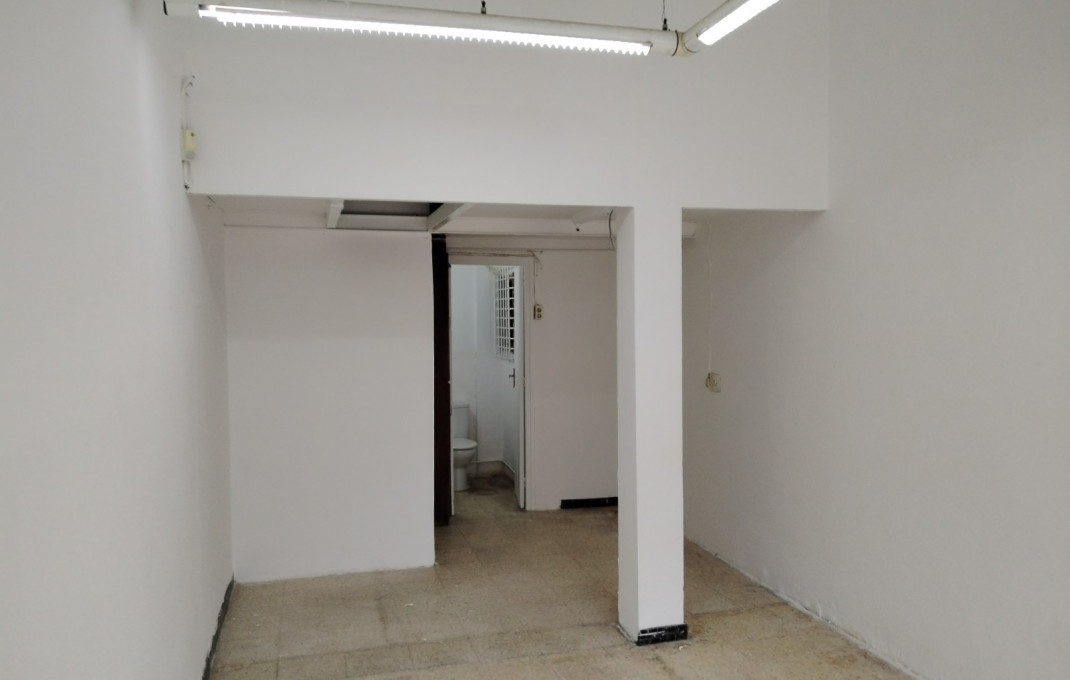 Venta - Local comercial -
Barcelona - Sants