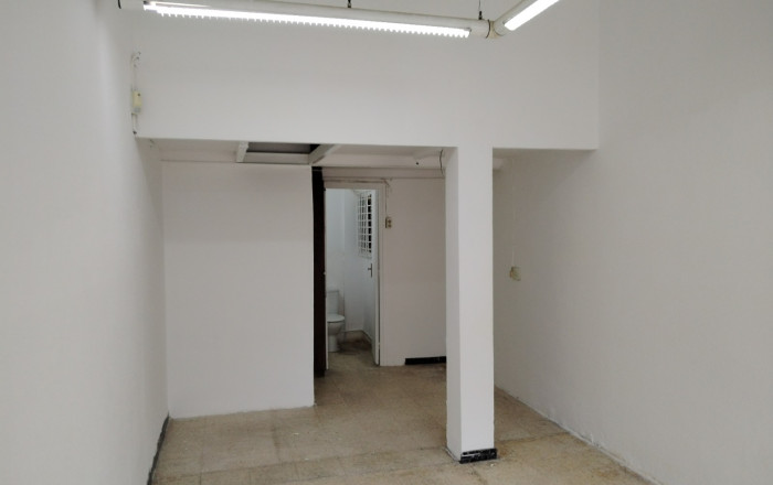 Revente - Local comercial -
Barcelona - Sants