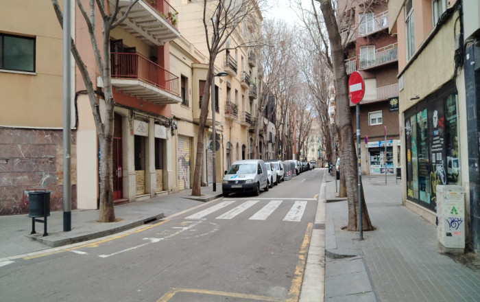 Revente - Local comercial -
Barcelona - Sants