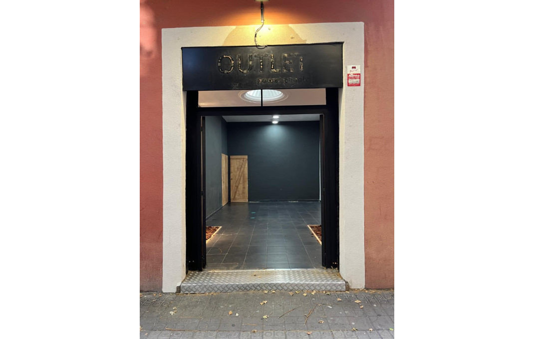 Rental - Local comercial -
Barcelona - Sagrada familia