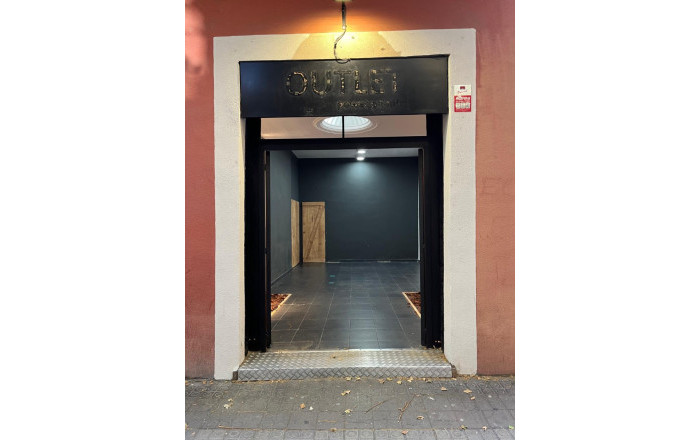 Location longue durée - Local comercial -
Barcelona - Sagrada familia
