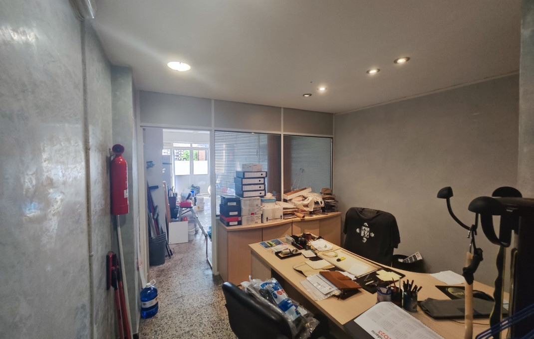 Venta - Local comercial -
Barcelona - Guinardo