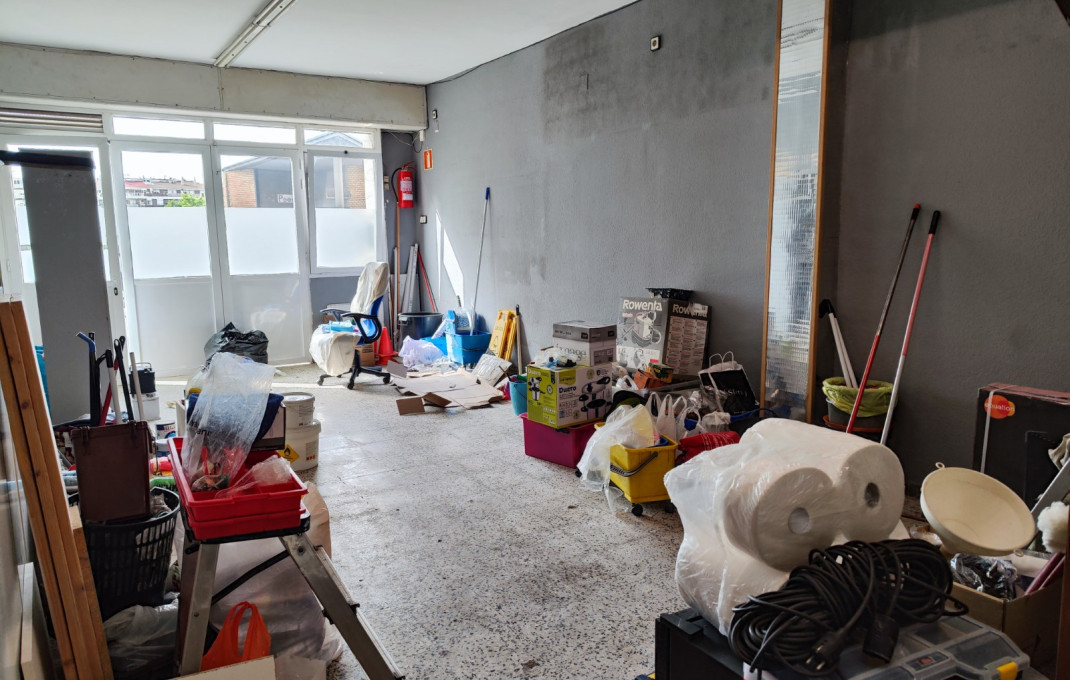 Venta - Local comercial -
Barcelona - Guinardo