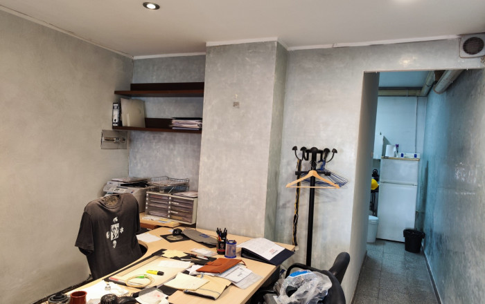 Venta - Local comercial -
Barcelona - Guinardo