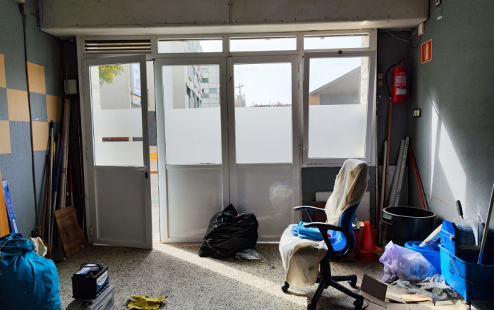 Venta - Local comercial -
Barcelona - Guinardo