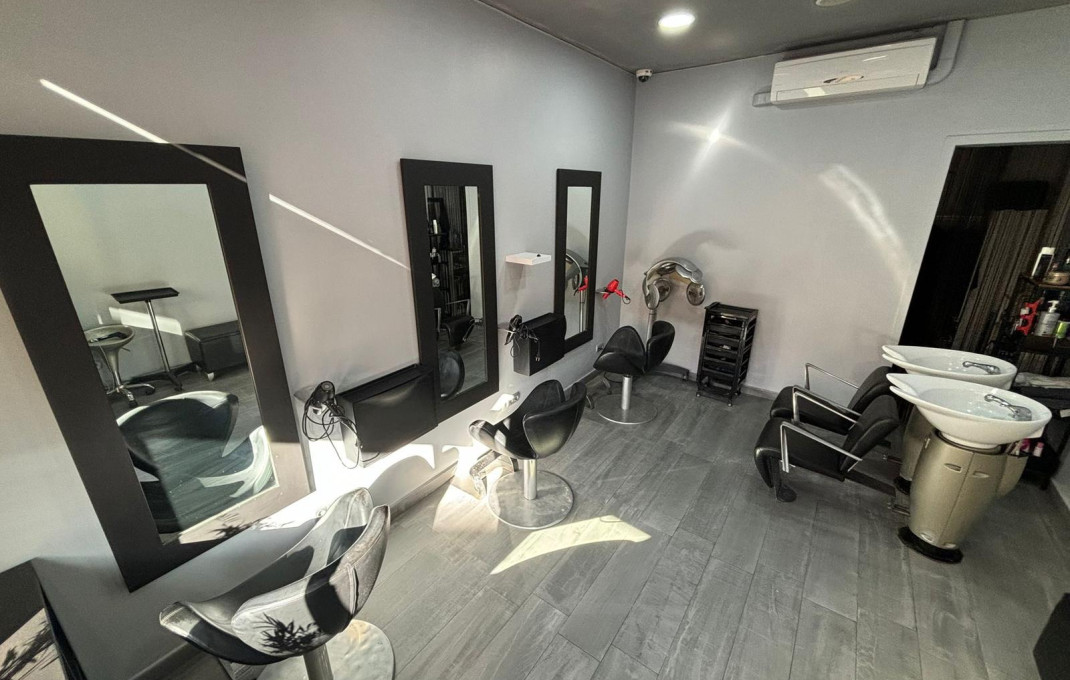 Transfer - Peluquerias y Estetica -
Barcelona - Santa Coloma De Gramanet