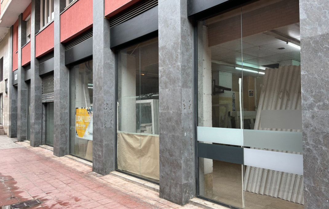 Rental - Local comercial -
Barcelona - Sant Andreu