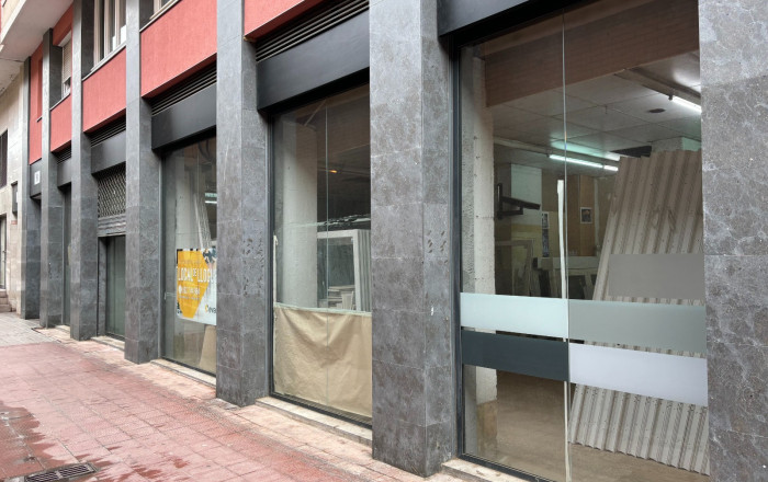 Alquiler - Local comercial -
Barcelona - Sant Andreu