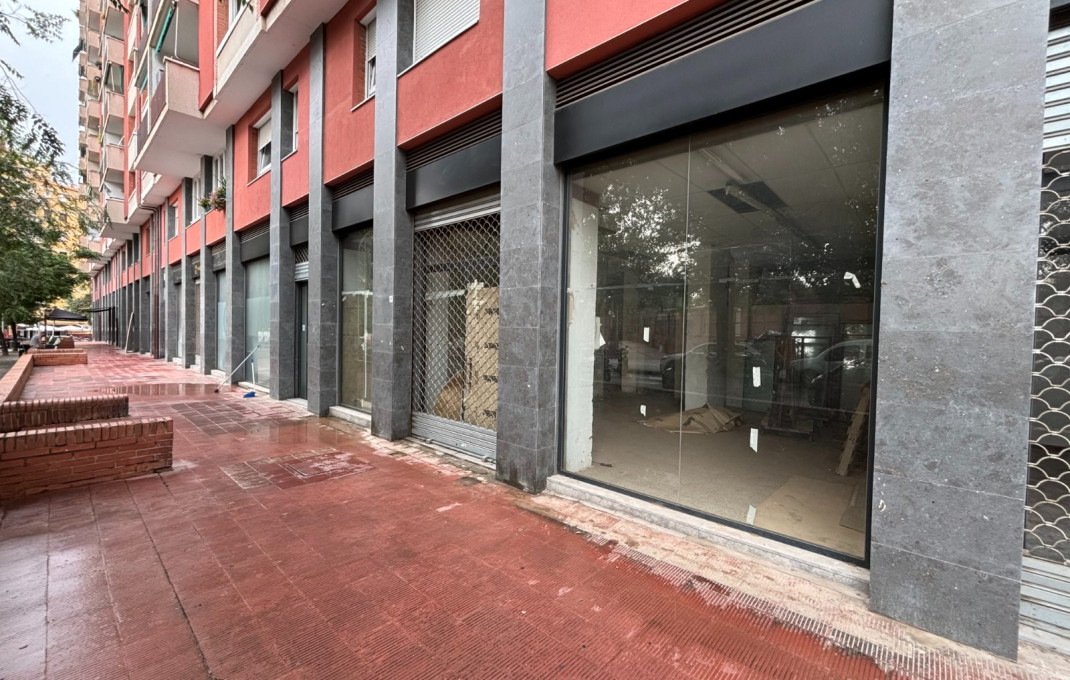 Alquiler - Local comercial -
Barcelona - Sant Andreu