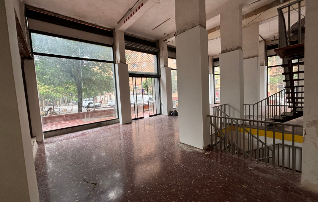 Location longue durée - Local comercial -
Barcelona - Sant Andreu