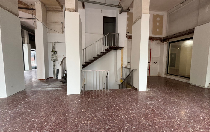 Rental - Local comercial -
Barcelona - Sant Andreu