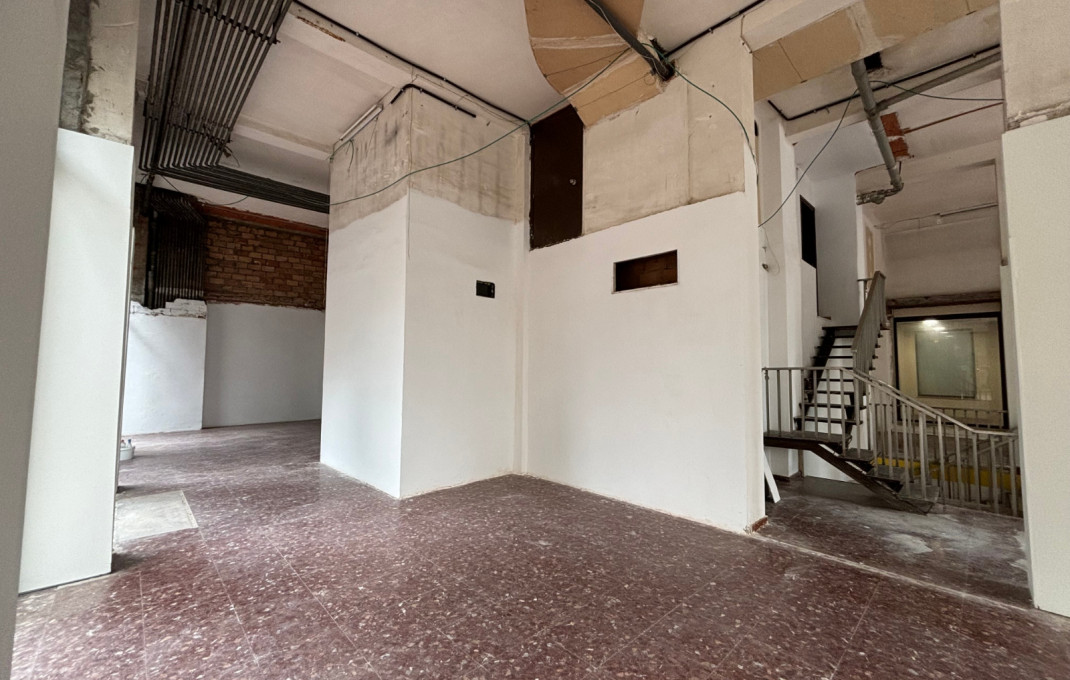 Location longue durée - Local comercial -
Barcelona - Sant Andreu