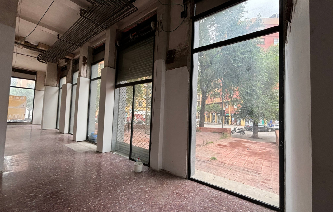 Location longue durée - Local comercial -
Barcelona - Sant Andreu