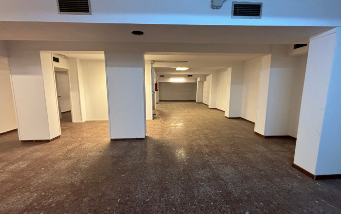 Rental - Local comercial -
Barcelona - Sant Andreu